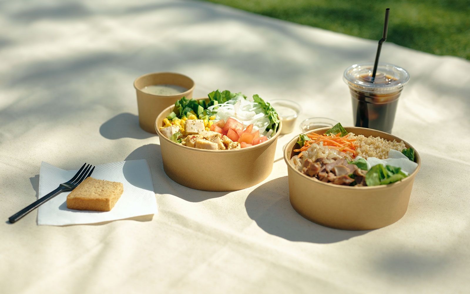 ヘルシー志向なら、一杯で大満足のサラダボウル専門店「WithGreen」 