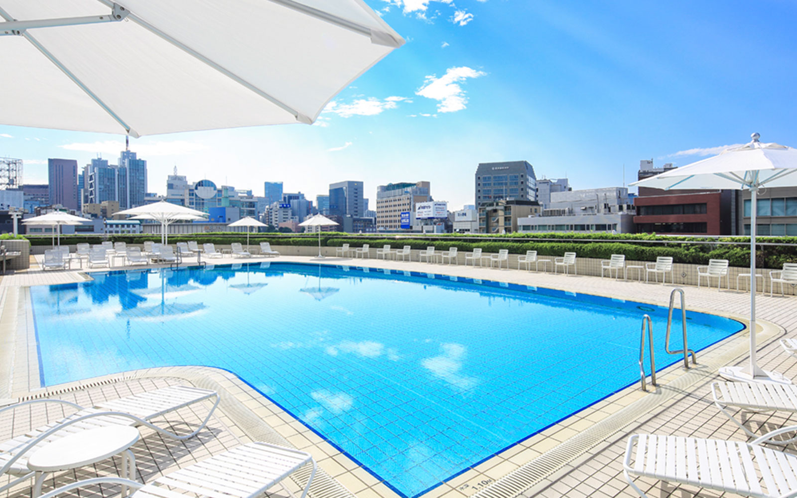 夏だけのお楽しみ「ガーデンプール」