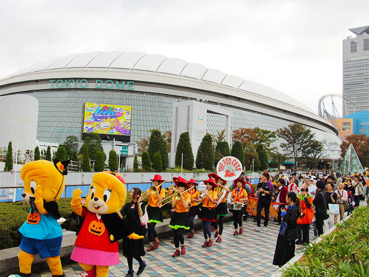 img_parade.jpg
